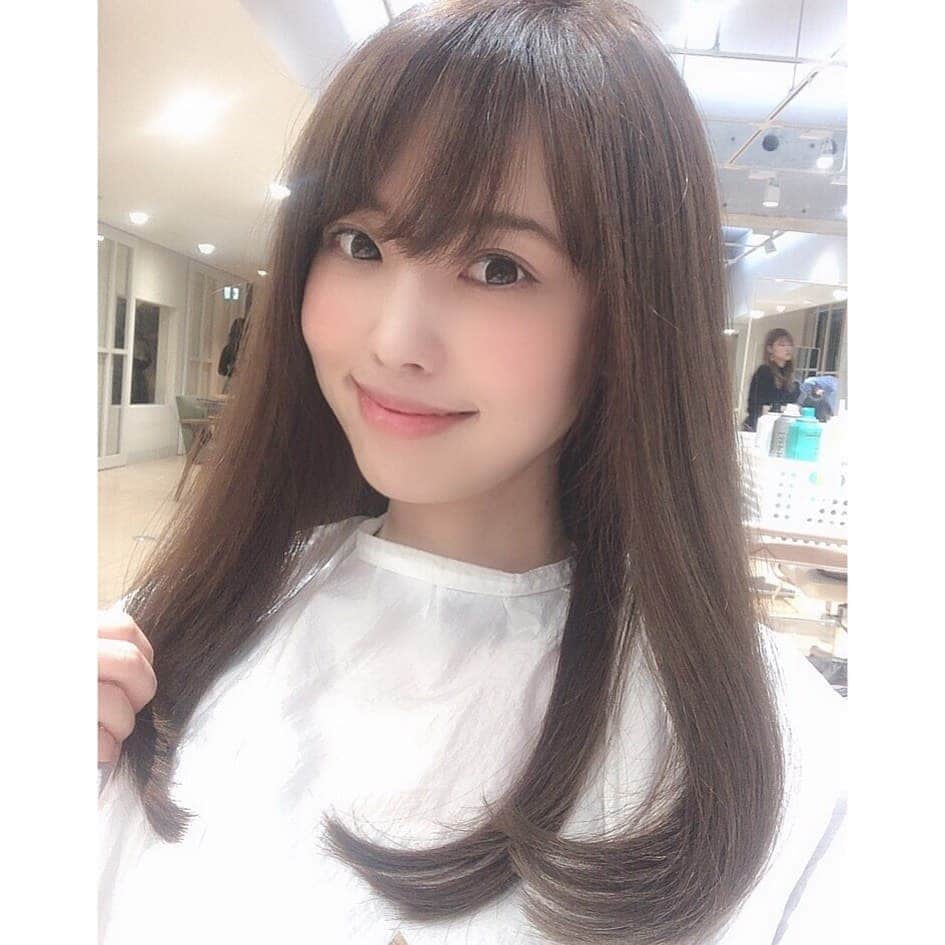 のインスタグラム：「今日は、ラグビー日本戦がありますね✨🏈楽しみ楽しみっ☺ . 乾燥する季節という事もあり撮影前に @afloat_dl で、@sayaka_inoue0801 にツヤサラトリートメントをしてもらったよ☺ . AneCan時代よくお世話になってた @yujiroafloat にも出会えて嬉しかったー♪ . #afloatdl #treatment #haircare #hair #salon #hairsalon #omotesando」