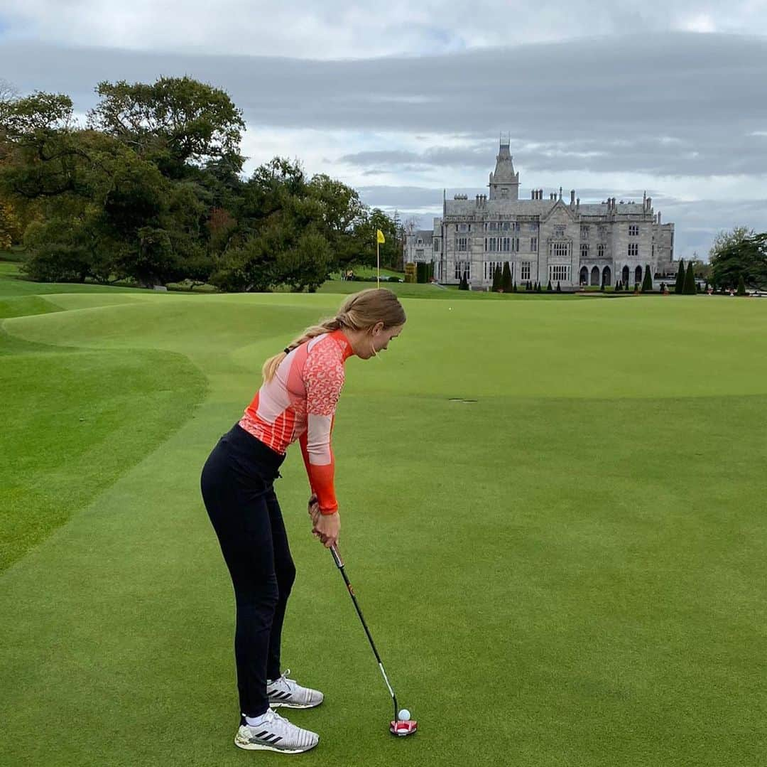 CarolineWozniackiさんのインスタグラム写真 - (CarolineWozniackiInstagram)「Had fun playing the Adare Manor course with my husband! (Or shall I say, I tried, he played 😁😎)」10月20日 19時07分 - carowozniacki