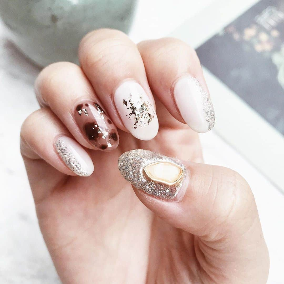 ほしのこさんのインスタグラム写真 - (ほしのこInstagram)「𝓝𝓮𝔀 𝓝𝓪𝓲𝓵♥ 。  #newnail #ネイルデザイン#冬ネイル#ジェルネイル」10月20日 19時09分 - hoshinoko728