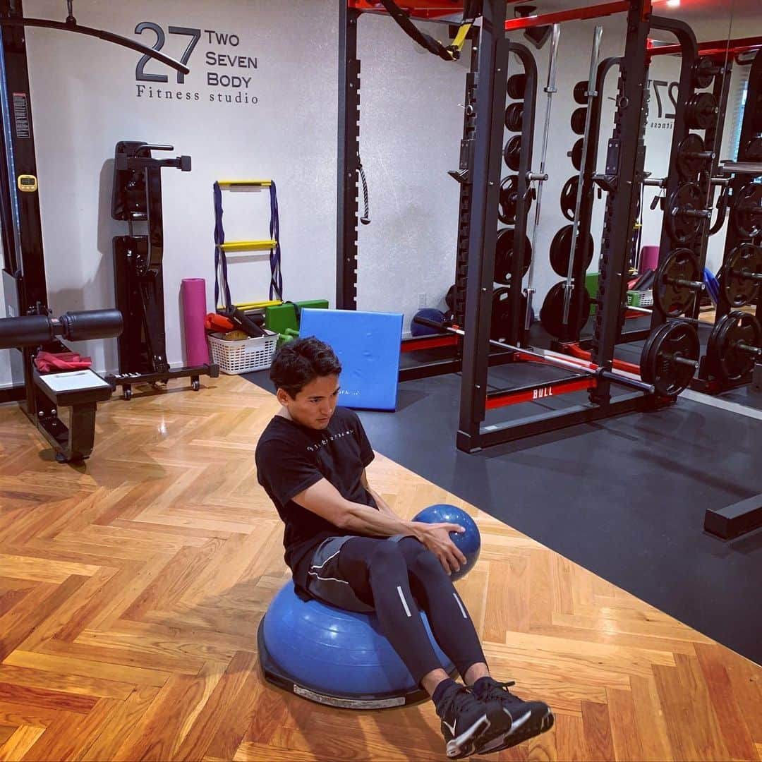 千代勝正さんのインスタグラム写真 - (千代勝正Instagram)「TWO SEVEN BODY fitness studio でパーソナルトレーニングを受けさせて頂きました！  このジムを経営されているスピードスケート金メダリストの清水宏保さんの人柄とアイデアが詰まった素敵なジムでした✨ 清水さん、トレーナーの山本さん、ありがとうございました！  #27body #twosevenbody #清水宏保 #スピードスケート #メダリスト #エイブル #アスリート」10月20日 19時14分 - chiyokatsumasa