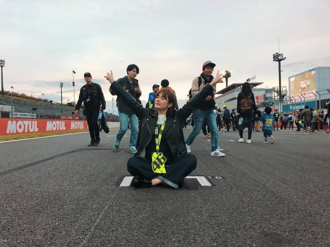 山田愛梨さんのインスタグラム写真 - (山田愛梨Instagram)「ハードすぎたけど楽しい家族旅行でした💜 #motogp」10月20日 19時33分 - airi_yamada