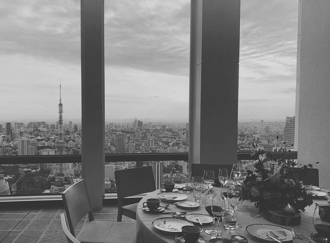 JUNNAのインスタグラム：「👰🤵💍🕊 #only #wedding #andaz #andaztokyo」