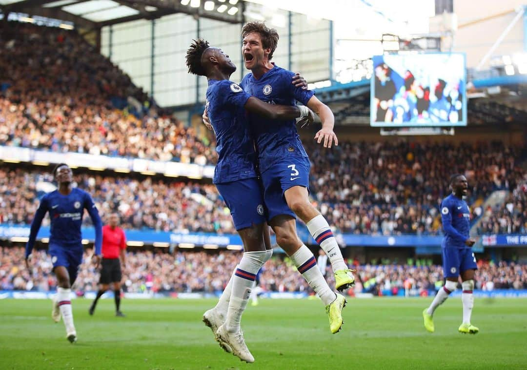 チェルシーFCさんのインスタグラム写真 - (チェルシーFCInstagram)「‘We played with a lot of patience, we kept grafting and got a good reward.’ 👊 @MarcosAlonso28 #CFC #Chelsea」10月20日 19時51分 - chelseafc