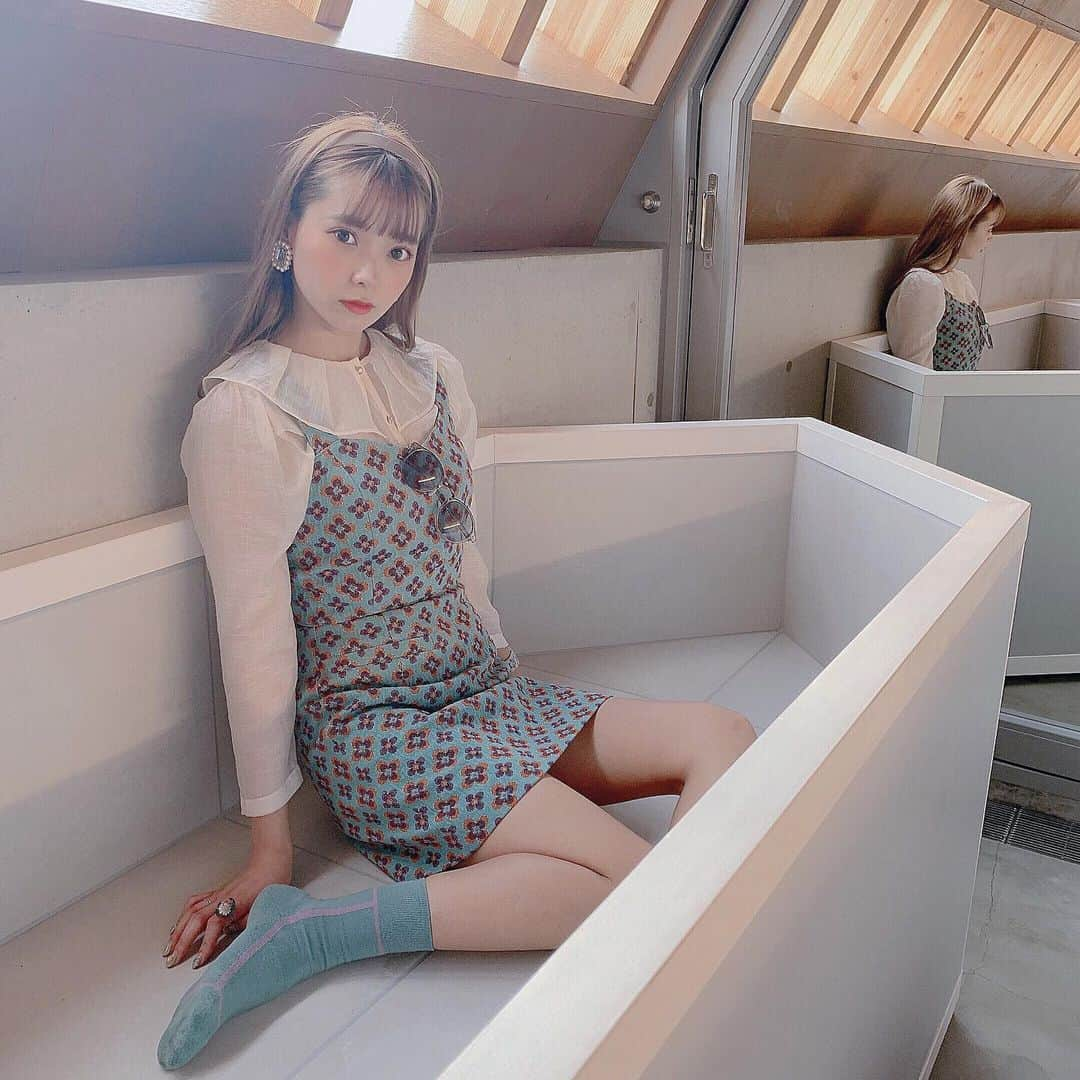 mimさんのインスタグラム写真 - (mimInstagram)「洋服と靴下の色味合わせてみた🥺💙 またもや水色着てる  #me#mim_ootd#fashion#photo#instagood#followme#tittyandco#emoda#chickstocks#honeymihoney」10月20日 20時19分 - mim_11_11