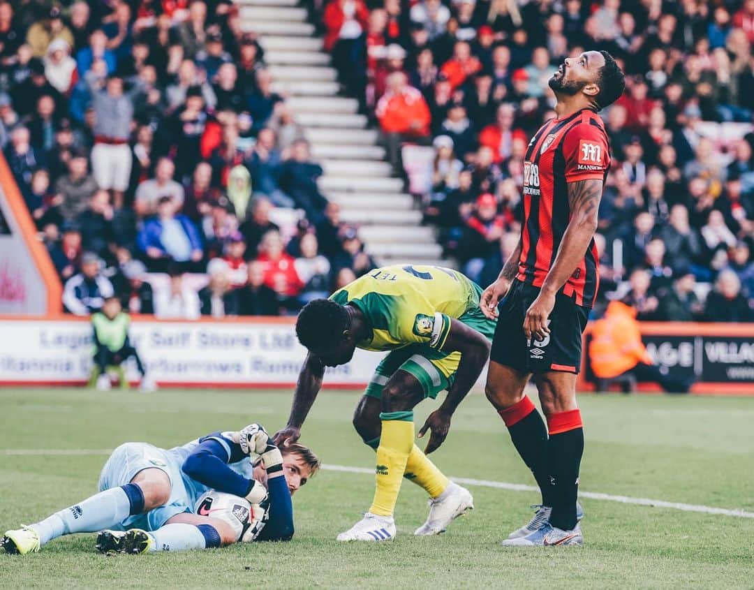カラム・ウィルソンのインスタグラム：「Frustrating yesterday, but we take the point, clean sheet and move on to Watford 💪🏾」
