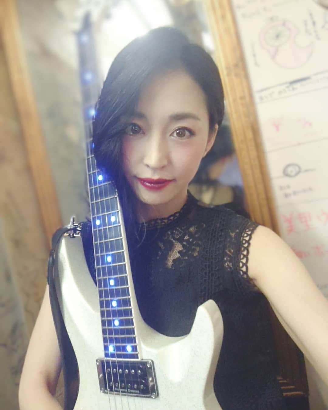 のインスタグラム：「#backstage  2Daysイベント無事に終わりました！ D_DriveRの皆さんありがとうございました！  両日ともたっぷり3時間半！  楽しかったです！ありがとう🤘🏻 次は11月9日のMarshall GALAですね！ 楽しみです。また本八幡にも帰ってきます～  Thank you for coming to the gig!! I had a great time with D_DriveRs.  D_Drive is playing at Marshall Gala in Tokyo on 9th of November. See you soon.」