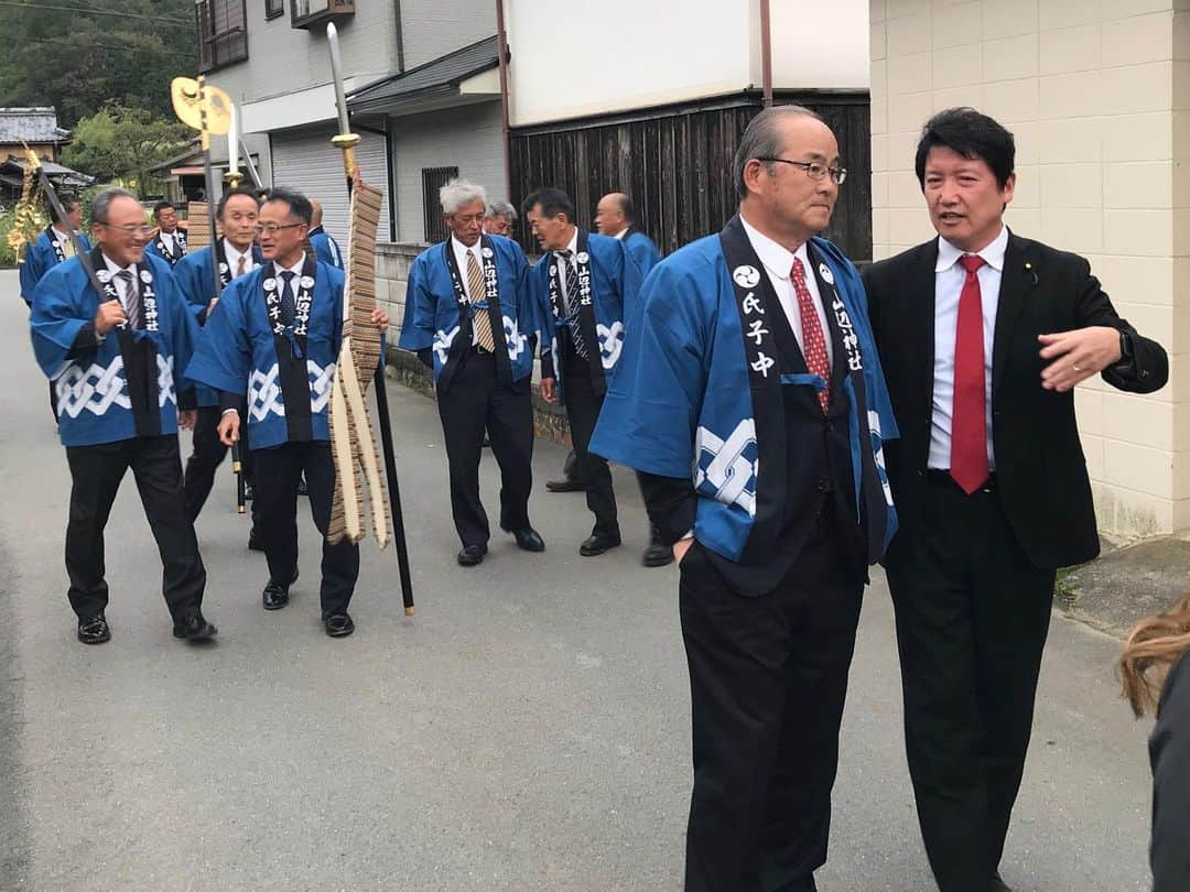 足立康史さんのインスタグラム写真 - (足立康史Instagram)「先週１３日日曜日は、茨木市内の運動会からスタートし、豊能町の高山右近フェスタ、茨木に戻り茨木地区体育祭でリレーに参加、池田に移動し駒の森十二神社秋例祭、そして最後は能勢町の山辺まつり。皆様、ありがとうございました！」10月20日 20時45分 - adachiyasushi