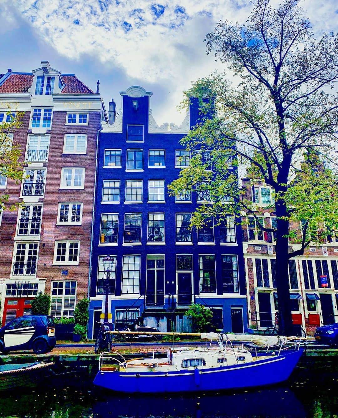 マッケンジー・モージーさんのインスタグラム写真 - (マッケンジー・モージーInstagram)「if I were to dream up a city, it would look a whole lot like you 💤🖌💙 . . . #travel #wander #Amsterdam #Netherlands」10月20日 20時50分 - mackenziemauzy