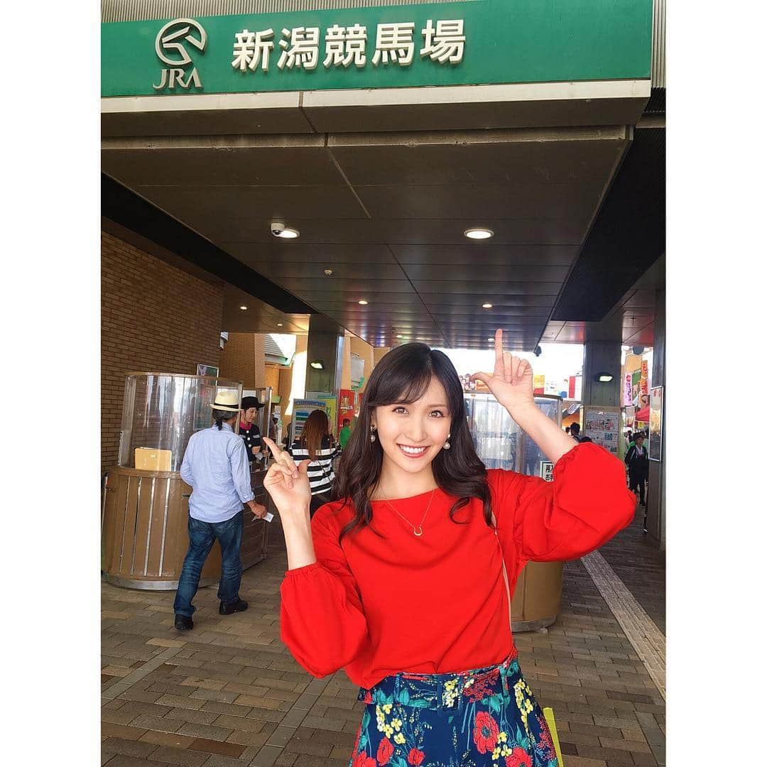 横山ルリカさんのインスタグラム写真 - (横山ルリカInstagram)「‪. #新潟競馬場 #NSTみんなのKEIBA #ありがとうございました 🏇 . ‪#菊花賞 は #ワールドプレミア がV🎉 ‪#武豊騎手 は #最年少菊花賞Ｖ & ‪#最年長菊花賞V 達成‬ ‪#昭和 #平成 #令和 #３元号の菊花賞V  #まさにレジェンド👑 .‬ ‪#そしてごつい男の子の中 小さな体で5着に健闘した #メロディーレーン ちゃんにも感動😭👏‬」10月20日 21時10分 - rurika_yokoyama_official