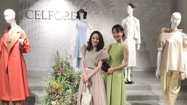 英玲奈さんのインスタグラム写真 - (英玲奈Instagram)「先日、 @celford_official  の展示会へ。 我が家のクローゼットの多くを占めているブランドです。 この日は全身#セルフォード で行きました。 上品で長く着られるデザインだから、長く大事に着たい私にはかなりツボです。 プレスの、 @makochi1201 と╰(*´︶`*)╯♡」10月20日 21時29分 - erena_erenyan