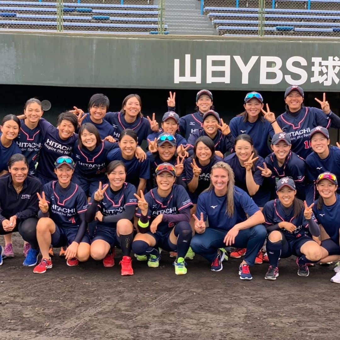 山田恵里さんのインスタグラム写真 - (山田恵里Instagram)「2019年シーズンが終了しました。 チームが勝てないのは自分が結果を出せていないから。 それに尽きます。 言い訳をするつもりもなく、 出るべくして出た結果です。 原因はわかっているので今後に繋げます。 携わっていただいた全ての皆さま、 本当にありがとうございました。 応援して下さった皆さま、 本当にありがとうございました。 チームのみんな、 本当にありがとう。  恩返しができるその日まで、 頑張り続けようと思います。」10月20日 21時35分 - eriyamada19