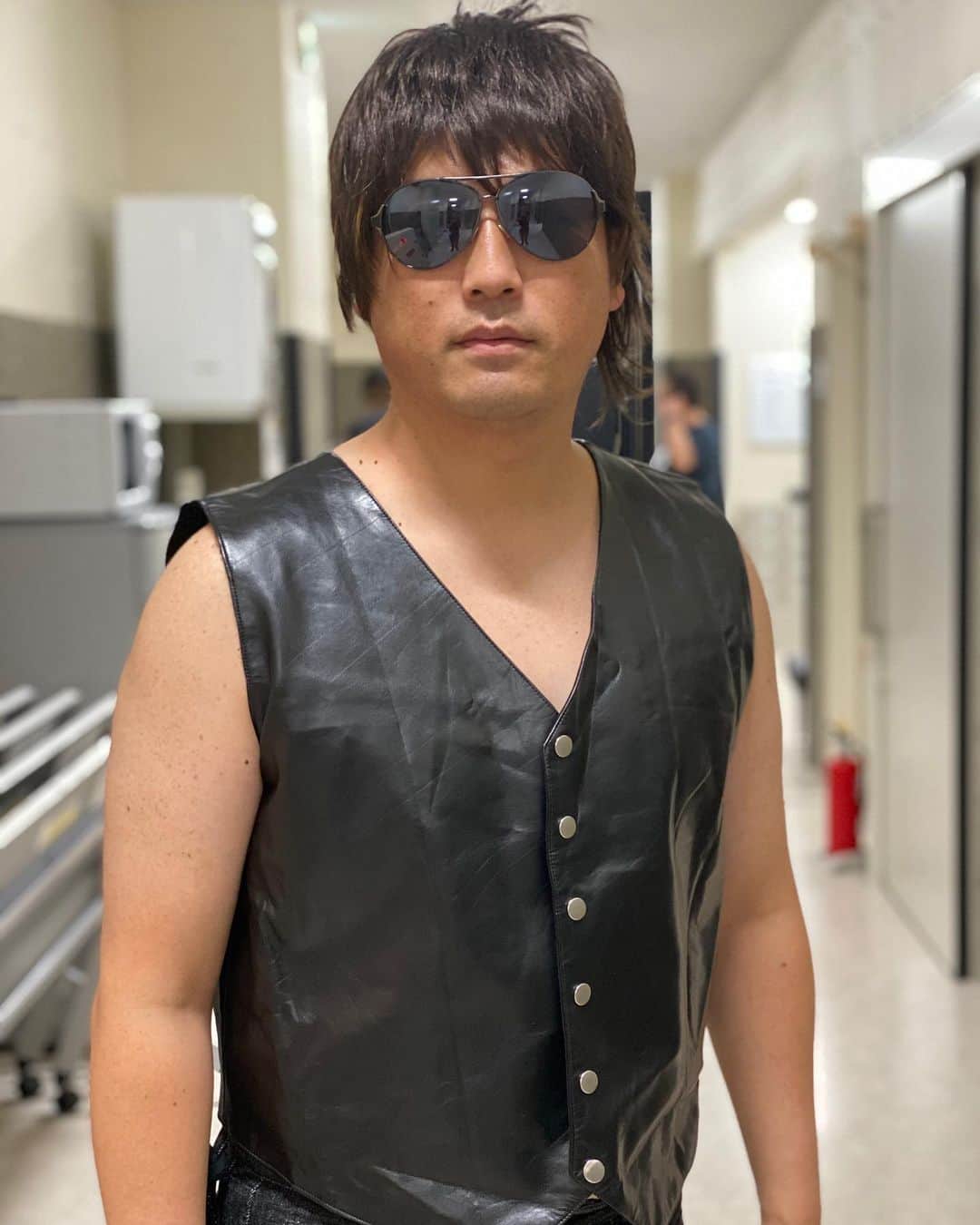 田崎佑一のインスタグラム：「年に1度のお祭り「小杉GYM」お決まりメンバーで呼んで頂きました。減量された小杉さんはキレキレでした！ラグビーではなく、コスギーを選んだ満席のお客様！ありがとうございました！ #小杉GYM #小杉gym #小杉gym2019 #チケット5分で完売」