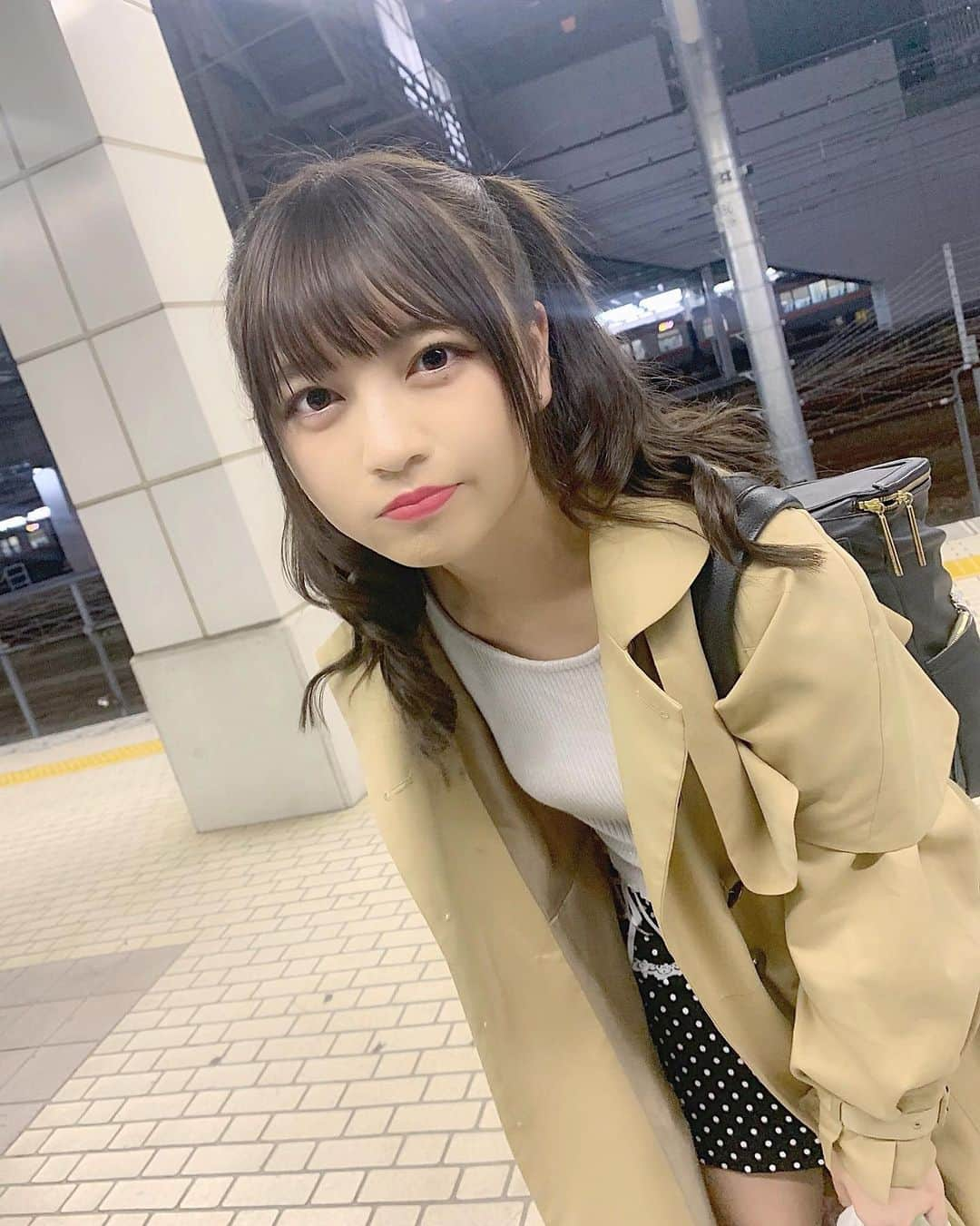 廣川奈々聖さんのインスタグラム写真 - (廣川奈々聖Instagram)「･﻿ ﻿ ﻿ いなり寿司を持って東京に帰ってきました🍼🐶 ﻿ 愛知、次は12月のツアーで会おうね！❤︎︎💭 ﻿ ﻿ ﻿ ﻿ #髪ぼさぼさ #見ないで〜 ߹𖥦߹」10月20日 21時41分 - nanaseven7_u_u