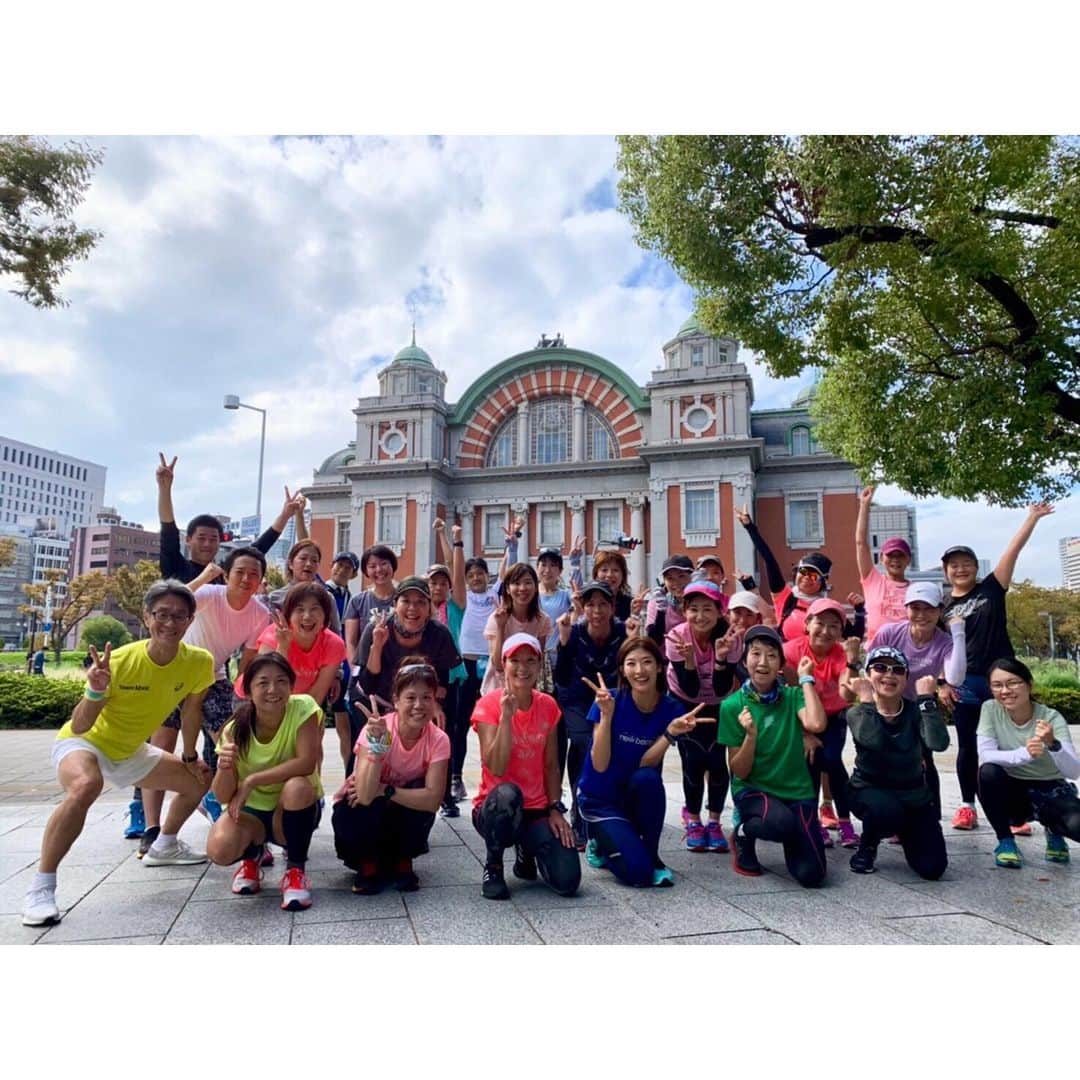 西谷綾子さんのインスタグラム写真 - (西谷綾子Instagram)「✴︎ 10/19(土) 「ザロイヤルパークキャンバス大阪北浜×ファイテンのコラボ限定企画‼︎」 2回開催♡♡ ・ @canvasosakakitahama 午前の部♡10:30〜 ご参加の皆さん✨ ありがとうございました🎀🤗 ・ ・ 新たな発見や再確認、 何かキッカケを掴んで頂けたら 嬉しいです❣️ ・ 出来ることからまずは 4日間or4日連続 やってみてくださいね🙌 ・ 目標達成するためには、 セルフボディケア・食事・睡眠まで 一緒にマネージメントしていくことが大切です🤓👍 ・ ✴︎✴︎✴︎✴︎✴︎✴︎✴︎✴︎✴︎ 10/26(土)9:00〜11:45  スーパースポーツゼビオ東京御茶ノ水本店にて🤗✨ 【西谷綾子×ファイテンランニングイベント】 ・ 定員30名様。 先着順です🙌✨ 参加特典もあり😻 ・ 室内で、 セルフボディケア講習会。 今夜から、明日からすぐに実践できる”睡眠×食事”のお話📝ゼビオ⇄皇居周辺RUN🏃‍♀️✨ ・ 動的ストレッチ、効率良く走るためのエクササイズや ドリルなどいろんな動きを取り入れます‼︎🐾 ・ ・ お申込みはコチラ♡ https://pro.form-mailer.jp/fms/49706638180016 💛💚❤️💙」10月21日 7時27分 - ayako.nishitani