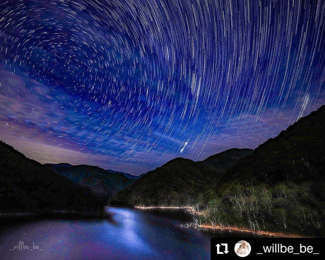 カメラのキタムラさんのインスタグラム写真 - (カメラのキタムラInstagram)「#Repost @_willbe_be_ 様 • • • • • • 徳山ダム  ゴッホちっくな星グル 徳山ダムにて 2019.10. ・ ・ ・ 「最年長だったらハズいなぁ」 若干の不安とともに参加したインスタミートだったが いろんな人たちがいて楽しかった （多分 最年長回避（笑） 解散後は米子湯（銭湯）で汗を流し、 ダラダラ服でバスに乗り込み あとは爆睡（ビールも飲んでないのに（笑） バス旅も思っていた以上に快適で 「コレもアリかな。。。」と 今度はどこに行こうかなぁ(´∀｀*) 取り敢えず 本日のお仕事 頑張ります。。。 ・ ・ ・ #徳山ダム #星景写真 #photo_shorttrip#japan_daytime_view#retrip_nippon#art_of_japan_#team_jp_#tokyocameraclub#lovers_amazing_group#photo_travelers#ほふく撮影隊#deaf_b_j_#キタムラ写真投稿#japaninsider2019#photo_jpn#otonatabi_japan#jalan_travel#pixlib_jp#sorakataphoto#神戸カメラ部」10月21日 7時53分 - camera_kitamura