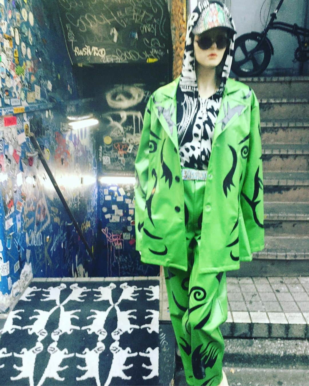 のインスタグラム：「#hide」