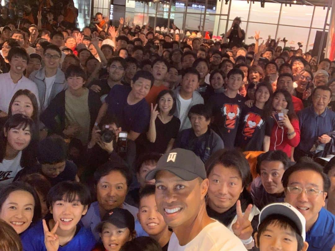 タイガー・ウッズのインスタグラム：「I always love coming back to Tokyo. Had a great time with everyone at Nike Harajuku today. Thank you to @niketokyo and to everyone who came out! #タイガー来日」