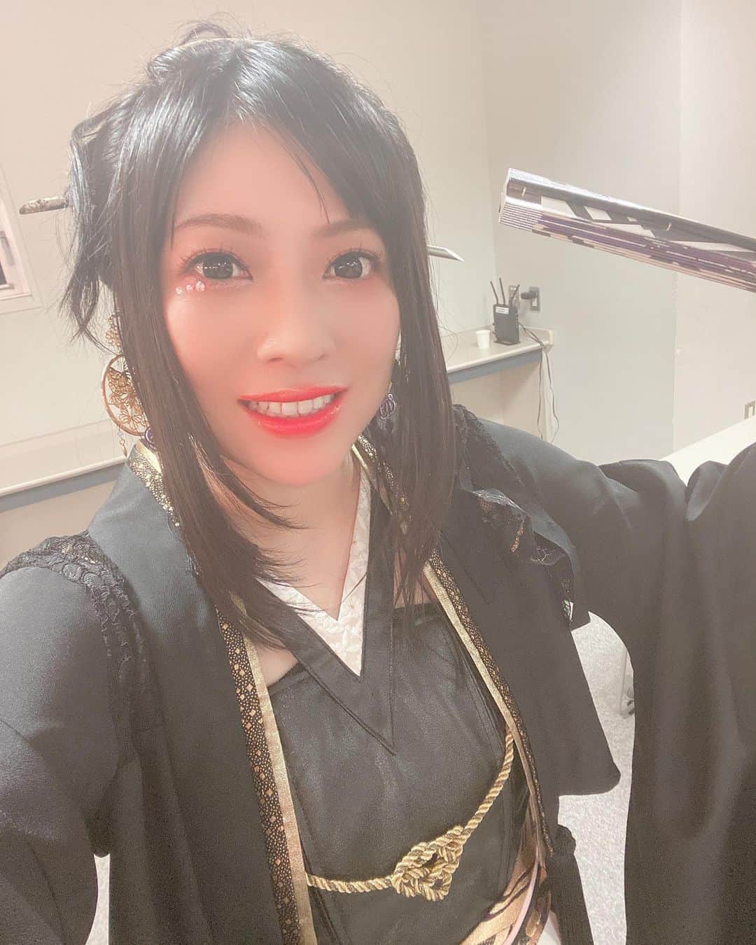 鈴華ゆう子のインスタグラム：「和楽器バンド高松公演ありがとうございました！モノマネさせられた！！ #wagakkiband #takamatsu #react新章　#高松　#和楽器バンド　#鈴華ゆう子　#yukosuzuhana」
