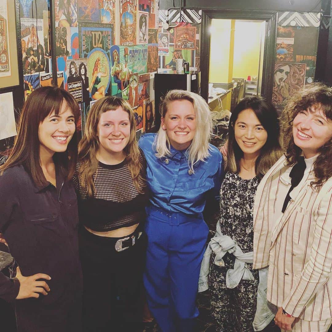 プリシラ・アーンのインスタグラム：「I had the privilege of meeting these badass women last night at their killer show @thebandjoseph ✨✨✨ Gave me goosebumps!  And I got to hang with my bestie @wendywangmusic  Magic ✨✨✨」