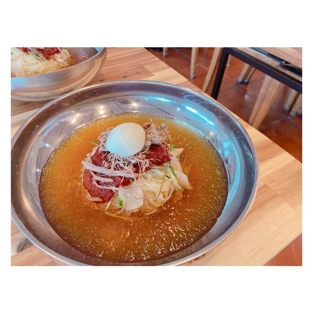 福田沙紀さんのインスタグラム写真 - (福田沙紀Instagram)「#밀면  釜山名物のミルミョン。  麺好きにはたまらない。 冷麺とはまた違う美味しさ😋 小麦粉が原料のミルミョン。  유명한 밀면도 잘 먹었어요 ^^」10月21日 1時13分 - sakifukuda_official