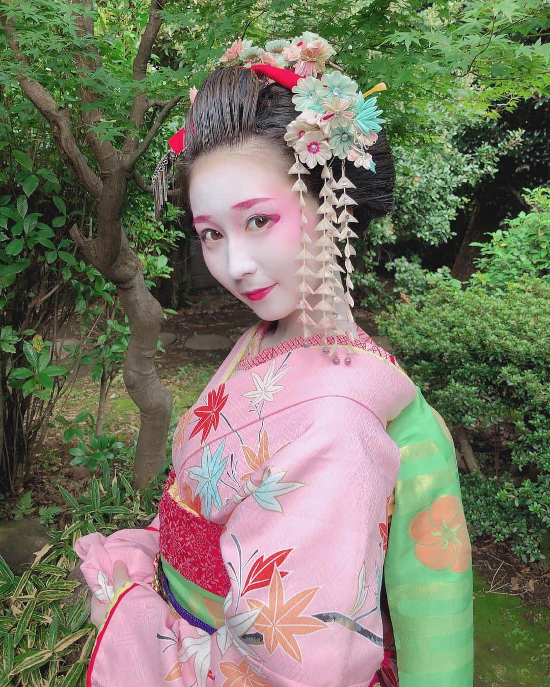飛鳥りんのインスタグラム：「りんどす~❤️ お仕事で舞妓さんになった！ 京都出身だけど初舞妓さん❤️👘 #舞妓」