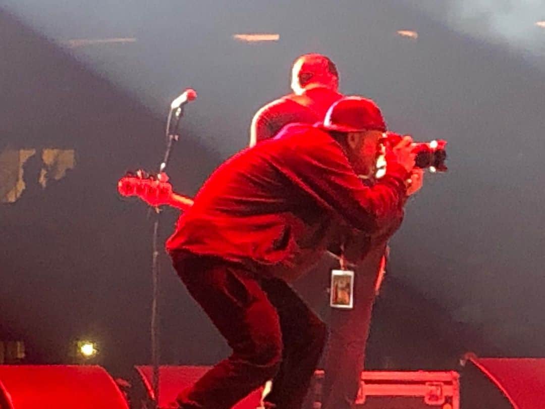 Jules Jordanのインスタグラム：「Only time you’ll catch me on stage at Madison Square Garden. 😂 Shooting @rancid at the Misfits show last night.  Legendary night for punk rock! Thx again @ogpoorkid 📸 @payaso_xxx」