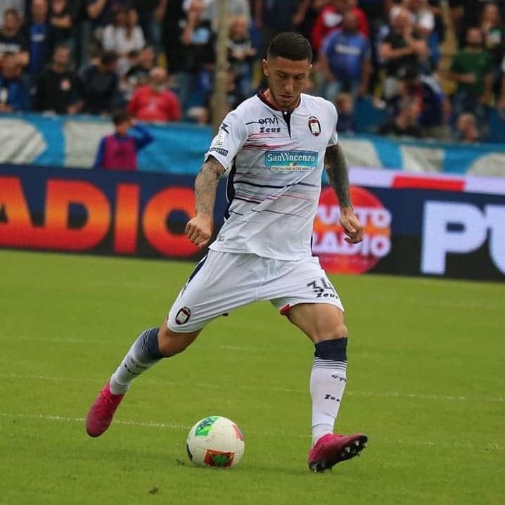 ルカ・マッローネのインスタグラム：「Oggi raccogliamo meno di quanto prodotto. Stiamo però seminando bene, partita dopo partita, e i risultati si vedranno a fine campionato. Fidatevi. 💪🏻 #WeAreSharks 🔴🔵🦈 #PISCRO」