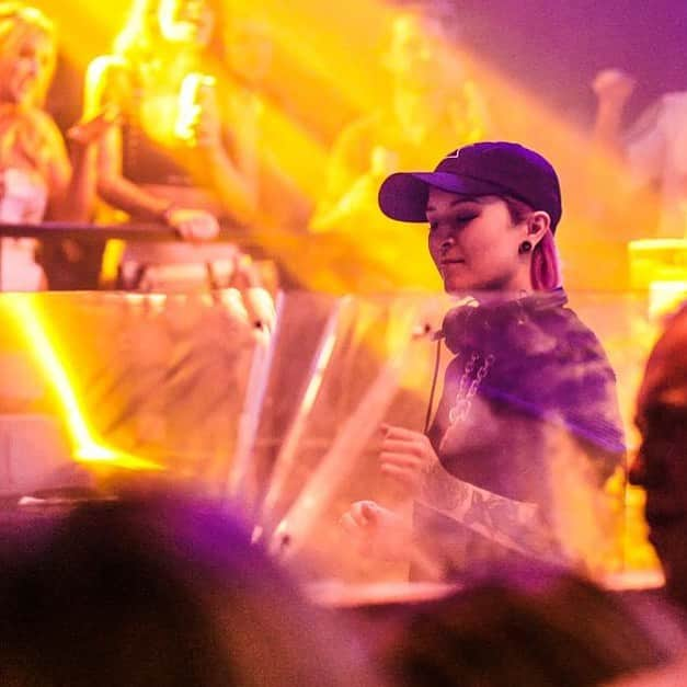 マヤ・ジェーン・コールスさんのインスタグラム写真 - (マヤ・ジェーン・コールスInstagram)「So much fun playing @whp_mcr  @drumcoderecords last night 🤩✨✨」10月21日 2時25分 - mayajanecolesofficial