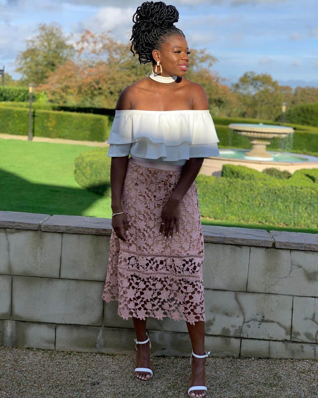 アシャ・フィリップのインスタグラム：「Off Season Glow 🤩 Happy Sunday . . . . #offseason #athlete #living #wedding #glowing」