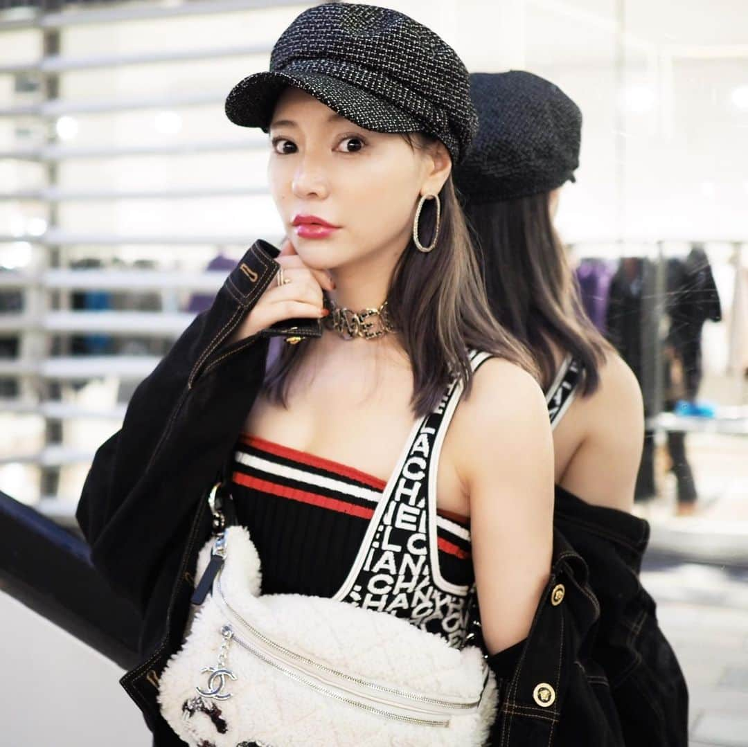 クリスティン・ウェイさんのインスタグラム写真 - (クリスティン・ウェイInstagram)「Hanging out in Beijing #beijing #sanlitun #taiguli #shopping #weekends  #cwtravel #cwfashion #christinewei #クリスティンウェイ」10月21日 2時59分 - prettywhy