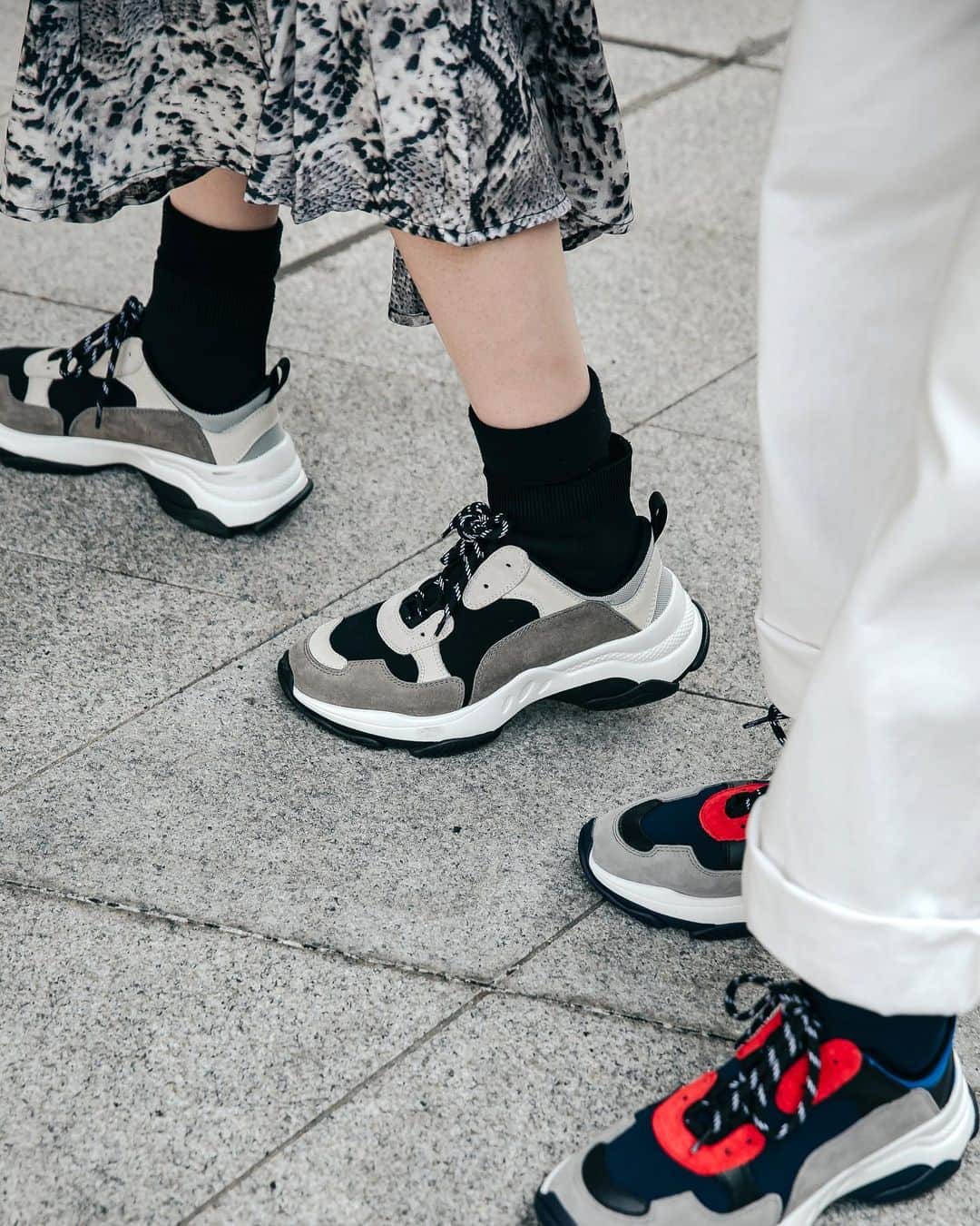 가로수길 , Seoulさんのインスタグラム写真 - (가로수길 , SeoulInstagram)「SFW Seoul Fashion Week Thx @seoooohyeon0821 @seooooyoon0821 🔥🔥 모델 서현 서윤 ! 두분다 웃는거 너무 이쁘셩」10月21日 8時58分 - jaylim1