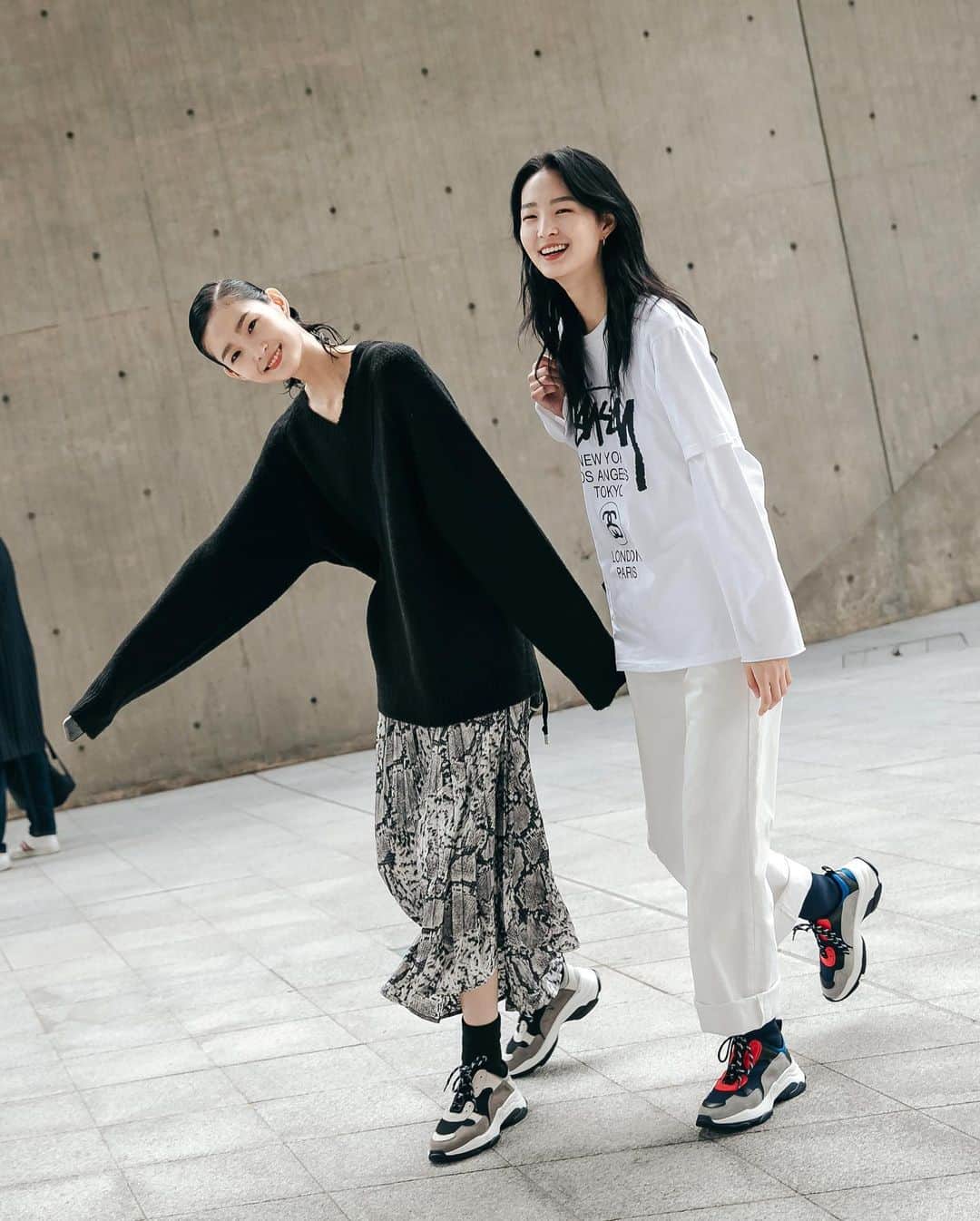 가로수길 , Seoulさんのインスタグラム写真 - (가로수길 , SeoulInstagram)「SFW Seoul Fashion Week Thx @seoooohyeon0821 @seooooyoon0821 🔥🔥 모델 서현 서윤 ! 두분다 웃는거 너무 이쁘셩」10月21日 8時58分 - jaylim1