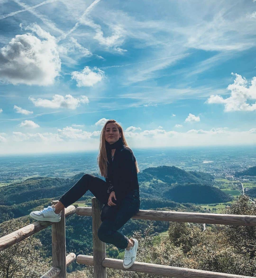 カルロッタ・フェリートさんのインスタグラム写真 - (カルロッタ・フェリートInstagram)「got the view but still looking at you 🌈」10月21日 3時56分 - carlyferly