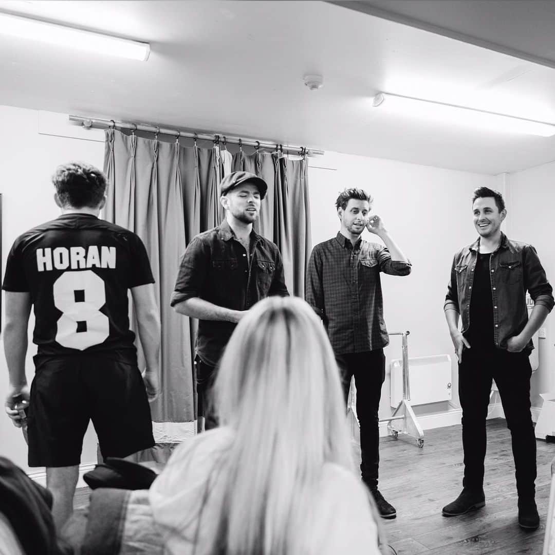 ナイル・ホーランさんのインスタグラム写真 - (ナイル・ホーランInstagram)「what an amazing experience ‘Flicker’ was. From writing those songs to performing them all over the world to you beautiful people. Thank you so much for taking my music under your wing and making it your own. On to the next chapter.」10月21日 4時01分 - niallhoran