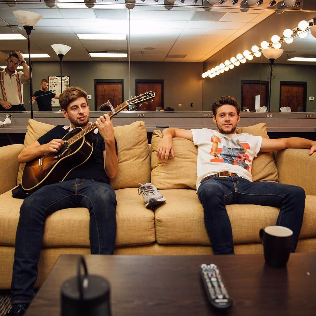 ナイル・ホーランさんのインスタグラム写真 - (ナイル・ホーランInstagram)「what an amazing experience ‘Flicker’ was. From writing those songs to performing them all over the world to you beautiful people. Thank you so much for taking my music under your wing and making it your own. On to the next chapter.」10月21日 4時01分 - niallhoran