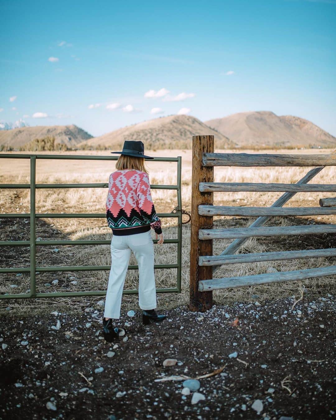 Anthropologieさんのインスタグラム写真 - (AnthropologieInstagram)「Dress for the peaks and plains 🏔 Photo via @gill_jessica (link in profile to shop)」10月21日 4時02分 - anthropologie