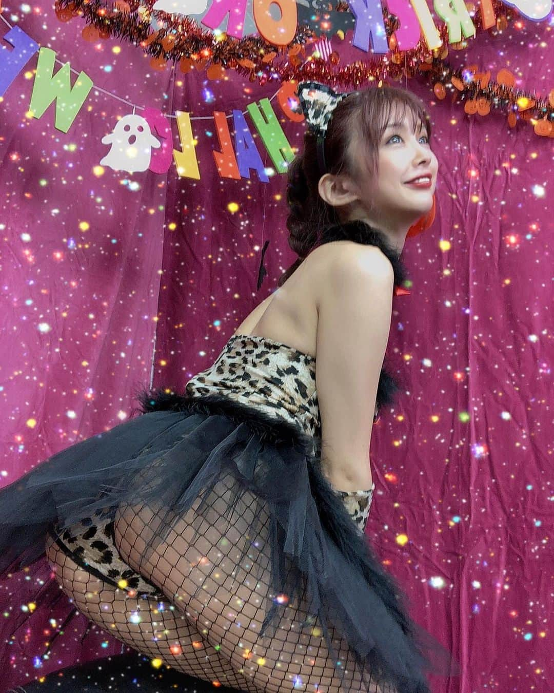 三宿菜々さんのインスタグラム写真 - (三宿菜々Instagram)「ひと足お先にハピハロ🎃💜🐆 いろいろ着れた〜！第一弾🥳 #Halloween #halloweencostume」10月21日 4時34分 - mishuku_nana