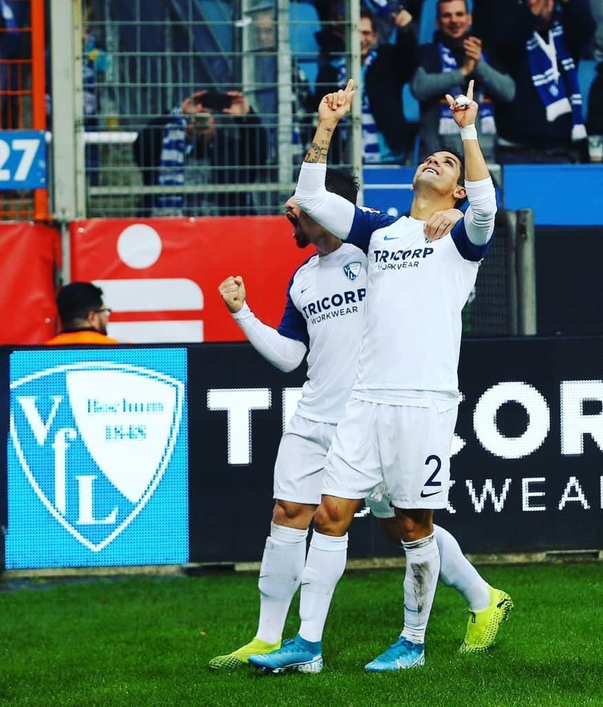 クリスチャン・ガンボアのインスタグラム：「🤙🏻⚽️🏃🏻‍♂️🙋🏻‍♂️ 💙Una gran bendición poder anotar mi primer gol.. #vflbochum1848 #tor #2bundesliga 🇩🇪」
