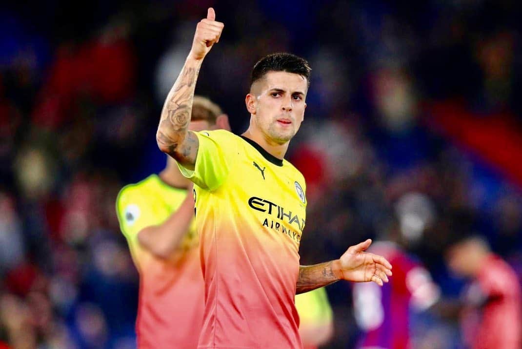 ジョアン・カンセロのインスタグラム：「Good game and +3 points. Keep fighting 🌟⚔️ #mommyblessme」