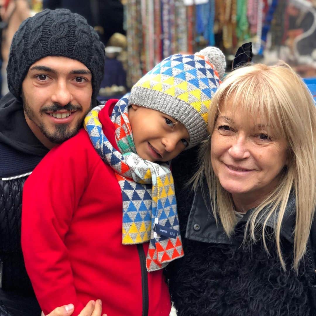 マヌエル・ランシニのインスタグラム：「Feliz día ma te amo 😍❤️」