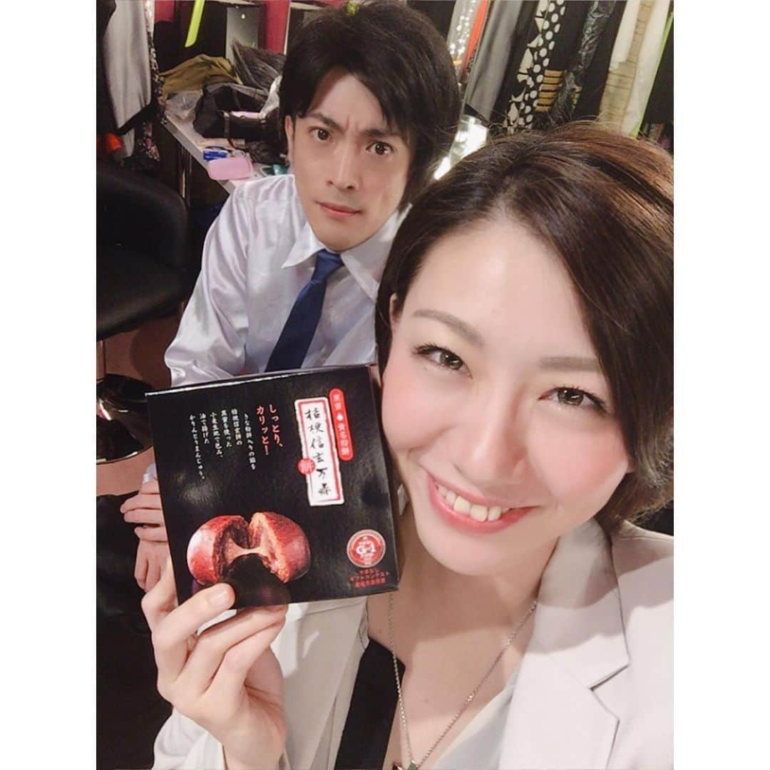 岩村菜々美さんのインスタグラム写真 - (岩村菜々美Instagram)「先日のミミックで頂いたお土産✨ #桔梗信玄万寿 #桔梗信玄餅 のお饅頭 最近なにかと会う #アンドーひであき さん しっとり カリッと なんと素晴らしい響き #ありがとうございました #ミミック東京 #mimictokyo  #Roppongi #六本木」10月21日 6時49分 - nanami1120