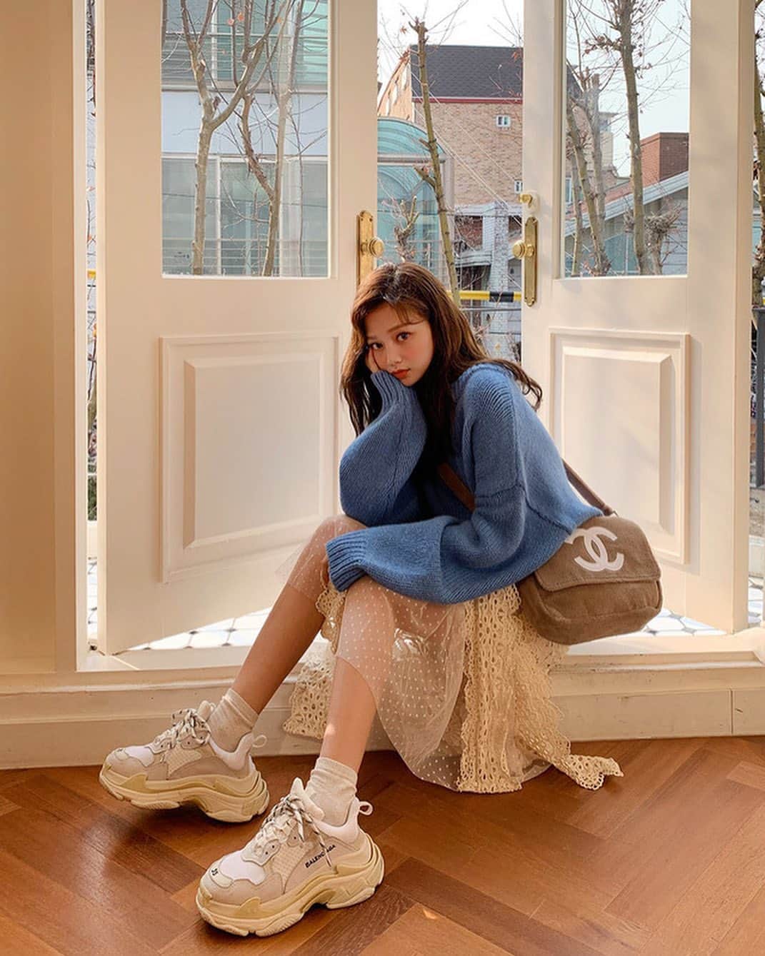 Chuuのインスタグラム：「도톰한 니트로 따듯하게💙#chuuseoul」