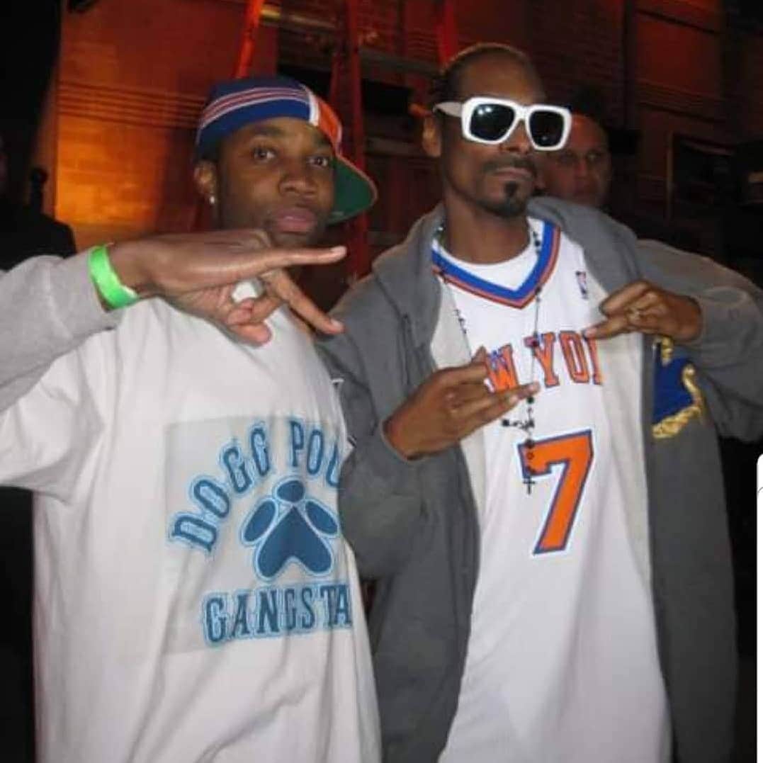 のインスタグラム：「Happy C Day Bigg Snoop Dogg 🍊♿💙 #snoopdogg  #snoop  #hbd  #snoopdoggydogg  #Dpg #dogsofinstagram  #hooman  #crip  #thadoggpound  #IWannaThankMe #BugsyLix #BugzeeLix #nudiblockchain」