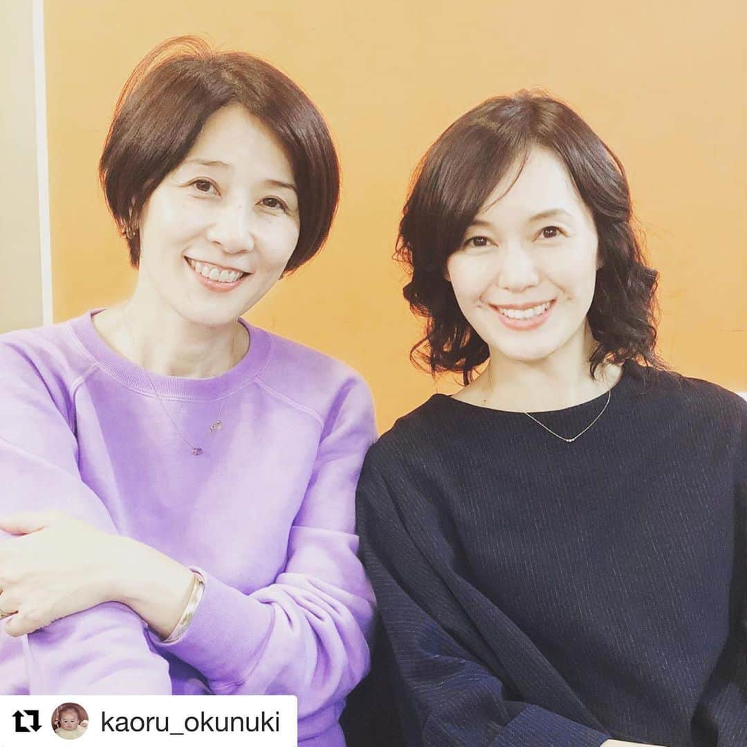 ひうらさとるさんのインスタグラム写真 - (ひうらさとるInstagram)「昨日は親友の奥貫薫ちゃんも出ている舞台「渦が森団地の眠れない子たち」を観に行かせてもらいました。 10代の頃の残酷さと痛みを思い出す濃い舞台、薫ちゃんも難しい二役を演じ切っていて圧巻でした！ラストは泣けたなーー。これからまた色んな地方で公演があるそうです。頑張って❤︎ あと！！奥貫薫ちゃん インスタやり始めたよ！（タグ付けしました） #Repost @kaoru_okunuki with @get_repost ・・・ ひうらさとるさん♡ 私にとっては真理子さん♡ いつも観に来てくれてありがとう。 とても嬉しく励みになります。またすぐに♡  #ひうらさとる  #新国立劇場 #渦が森団地の眠れない子たち #うずだん #蓬莱竜太 #藤原竜也 #鈴木亮平 #奥貫薫 #木場勝己 #岩瀬亮 #蒲野紳之助 #辰巳智秋 #林貴大 #宮崎敏行 #青山美郷 #伊藤沙保 #太田緑ロランス #田原靖子 #傳田うに」10月21日 18時07分 - marikosatoru