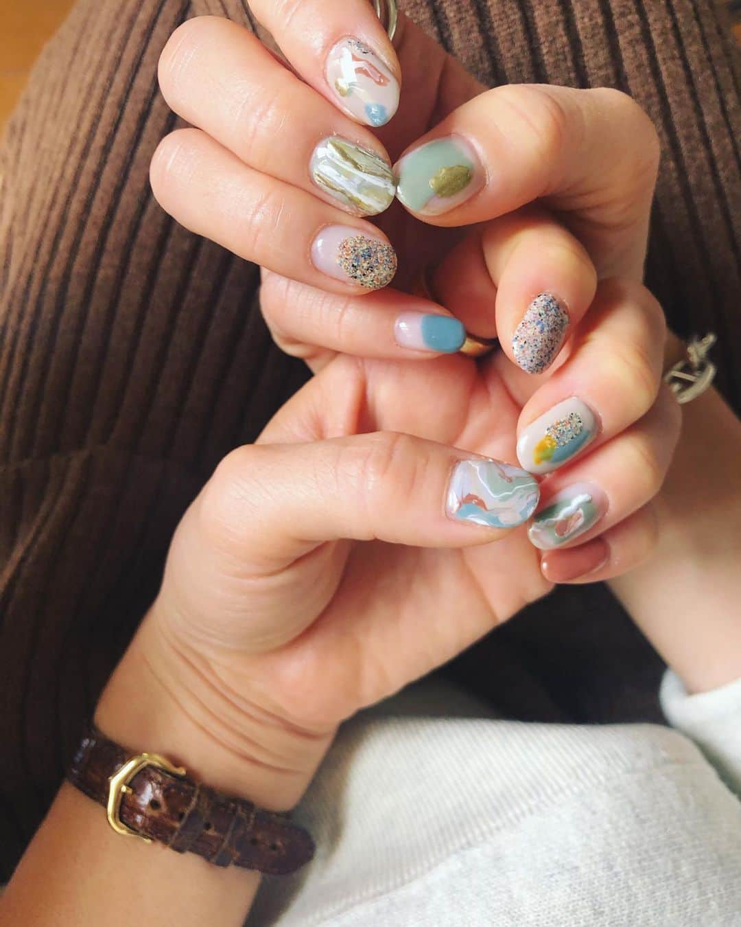 のインスタグラム：「ニュウネイル💅 らぶ @mojonail_shokosekine 🥰❤️ #nail #専門の後輩😘」