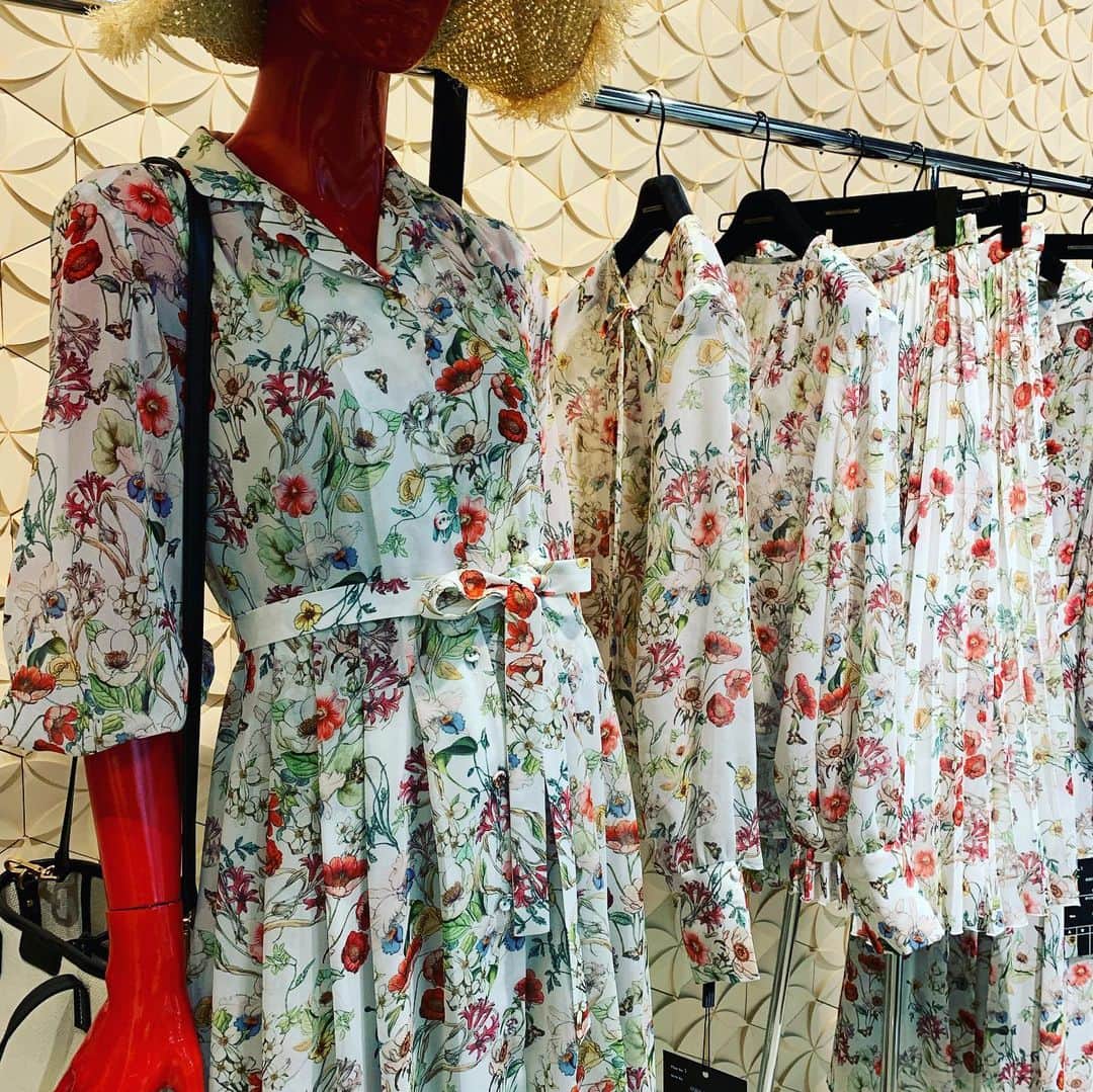 小林 ディスカスさんのインスタグラム写真 - (小林 ディスカスInstagram)「DOUBLE STANDARD CLOTHING 2020 SPRING EXHIBITION @doublestandard_official  #tokyo #japan #fashion #mode #luxury #doublestandardclothing #ダブスタ #東京」10月21日 18時09分 - discus_kobayashi