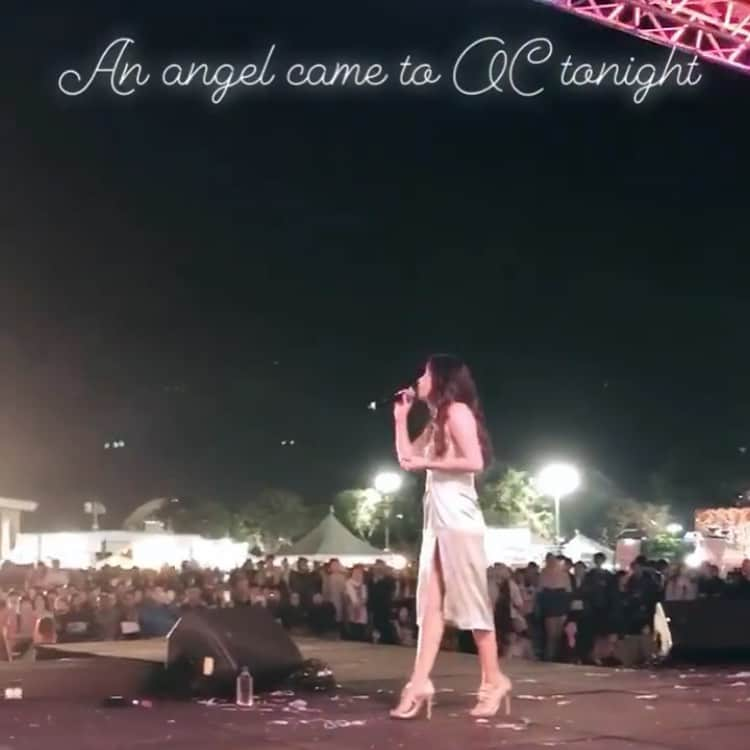 伊藤由奈さんのインスタグラム写真 - (伊藤由奈Instagram)「💝Thank you so, so much OC Japan Fair!!💕It was wonderful to be invited to come and sing!🤗🎶and thank you so very much to everyone who came to listen!😘💗To all staff and vendors, thank you🙏OMG the food was sooo good!!🤩Thank you to all the other artists that performed!😆🌟🎵OC Japan Fairのスタッフの皆様、お世話になりました！🙈ありがとうございました！🙏そして、観に来てくれた皆さん、本当に本当にあたたかいウェルカム💓ありがとうございます！！🥰Hope to meet everyone again on a stage somewhere, sometime soon!! Thank you, thank you, and thank you again!!😘😘😘」10月21日 16時54分 - _yunaito