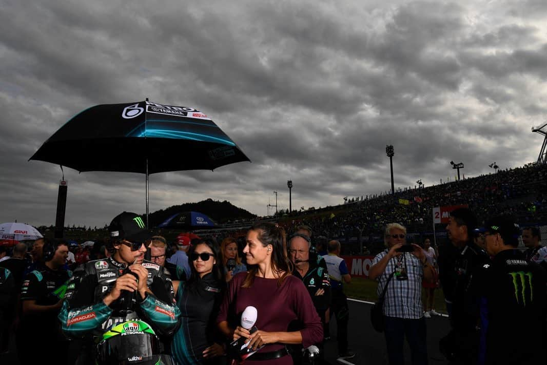 MotoGPさんのインスタグラム写真 - (MotoGPInstagram)「#JapaneseGP 🇯🇵 grid vibes 🔥 // Swipe left ⬅️ for more moments ahead of the #MotoGP race at Motegi 👀 #Motorcycle #Racing #Motorsport #Grid」10月21日 17時07分 - motogp