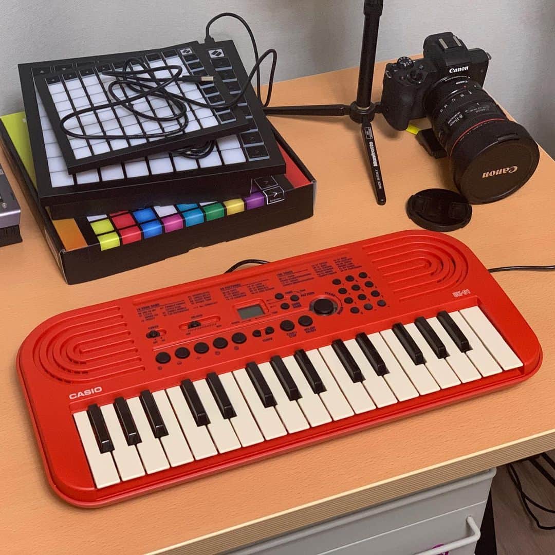 瀬戸弘司のインスタグラム：「超カワイイ！  #casio #casiouk01」