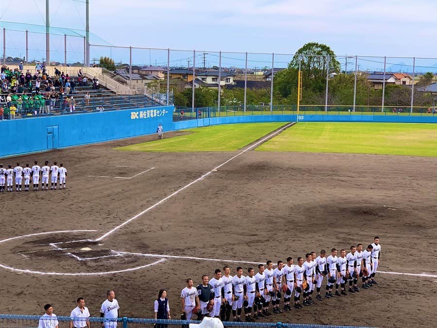 上杉あずささんのインスタグラム写真 - (上杉あずさInstagram)「. #第145回九州地区高校野球大会 #高校野球 #九州大会 @ #佐賀ブルースタジアム  10/20(日) ★第1試合 #大分商業 (大分2位)VS #大崎 (長崎2位) 大分商４－３大崎 (延長10回) . 大分商・先発の川瀬くん、直球スピード出てた👏🏻力強い球でした！安打を打たれながらも要所を締める好投！ 大崎・先発の田中くんも立ち上がりよく、試合の主導権は大商に握られながらも粘り強く投げました。 大崎は8回に2連続適時三塁打などで3点とって同点に追いつきました！恐るべき粘りでした！ しかし、大商も川瀬くんギア上げて粘る大崎打線を抑えました！最後は押し出し死球が決勝点になって大商勝利！両先発が完投！！ナイスゲームでした！！ . ★第2試合 #八重山農林 (沖縄2位)VS #福岡第一 (福岡1位) . 八重山農林１－８福岡第一 7回コールド 福岡第一は4番の岸本くんか3安打の活躍👏🏻2番手サウスポー久場くんは3回無安打無失点に2安打の活躍！！八重山農林はミスが目立ったようにも感じます。少ない人数でアルプスも一体となって元気に応援する姿は素敵でした！甲子園オジサンみたいな人も熱烈応援してました！！！ . 九州大会は本日ベスト4が出揃いました！ #明豊 #大分商業 #創成館 #鹿児島城西 が #選抜甲子園 出場へと前進！！さあどこが秋の九州チャンピオンに輝くのか！！楽しみにしております🏆 #センバツ への道 #甲子園 #明治神宮 #神宮 #秋 #九州王者 #佐賀 #kokoyakyu #baseball #championship #autumn #fall #tournament」10月21日 17時53分 - azumacks